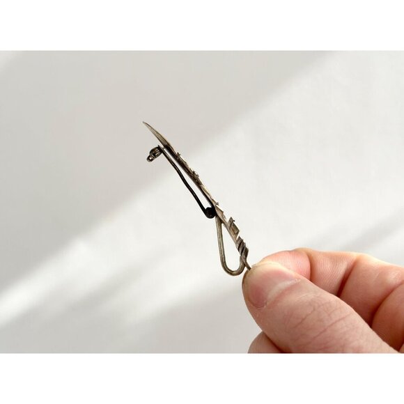 Feather Shaped Sterling Silver Vintage Southwest Classic Brooch Pin | Pendant - Picture 8 of 10